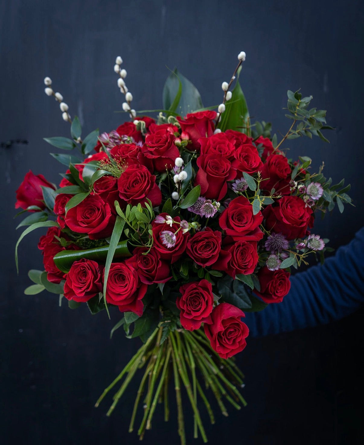 Deluxe Red Roses Bouquet
