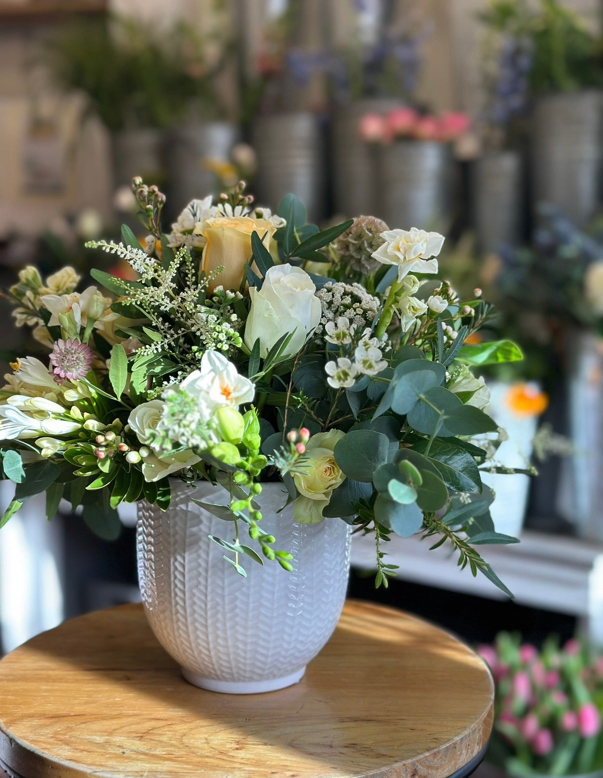 Lemons and Creams Table Arrangement